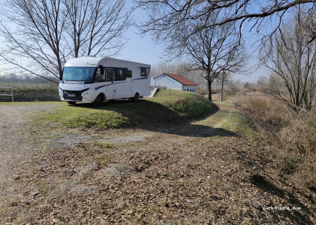 (46011) Mosio - Unnamed Road — foto