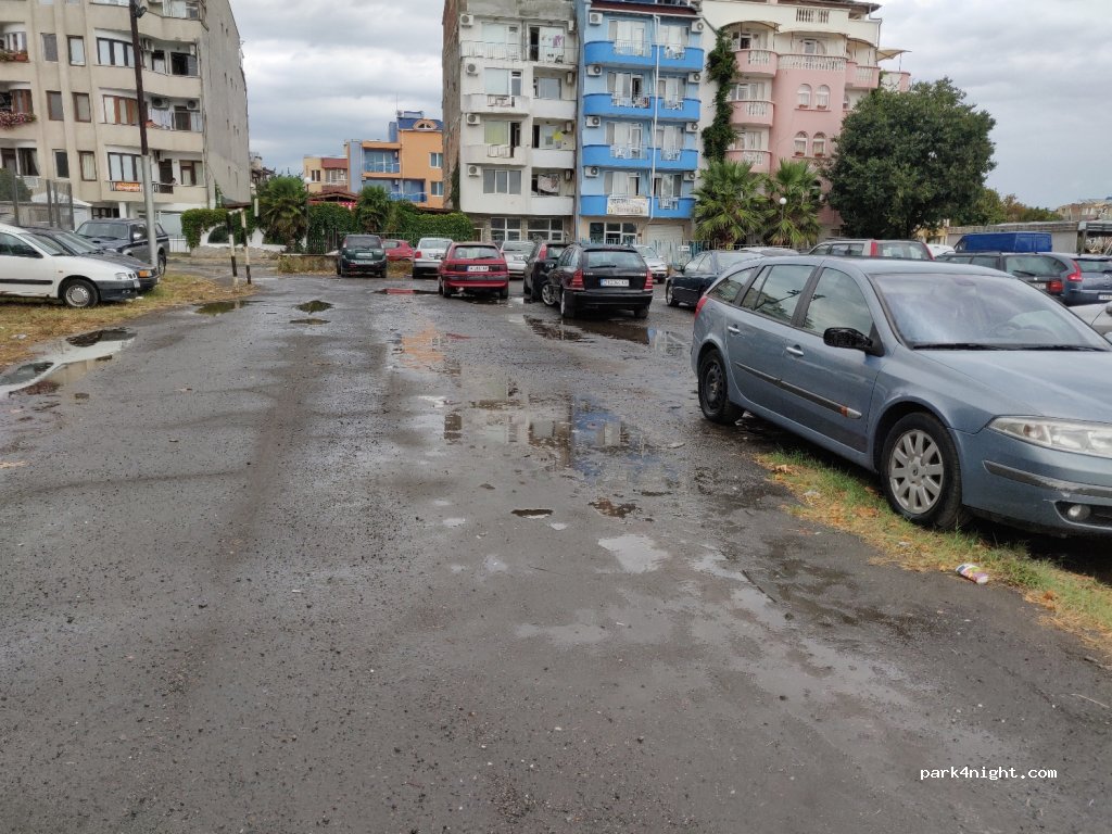 (8180) Primorsko - 10 улица „Славянска“ — foto