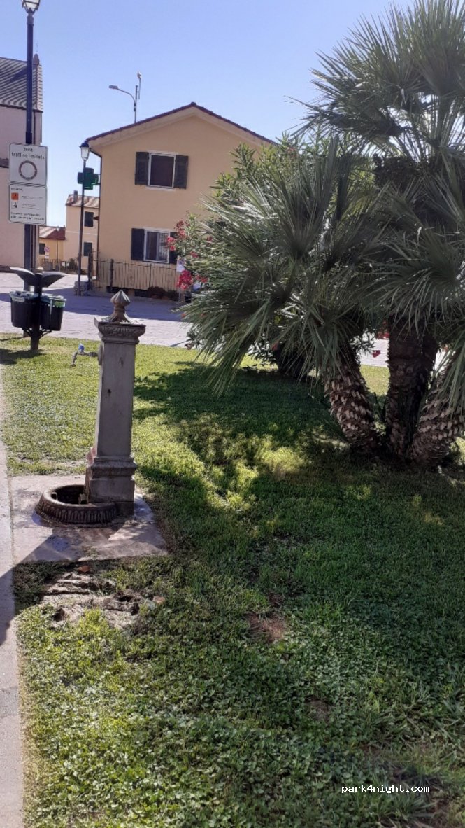 (18017) Cipressa - 7 Piazza Giuseppe Mazzini — foto