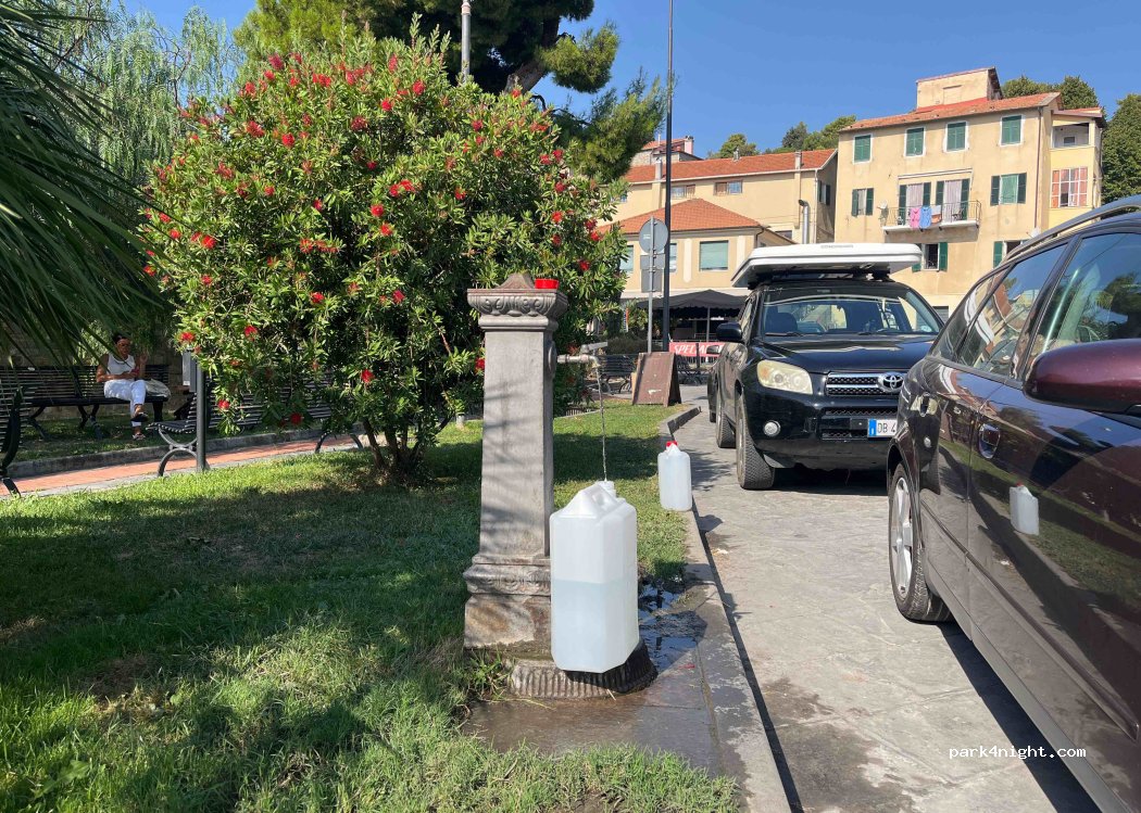 (18017) Cipressa - 7 Piazza Giuseppe Mazzini — foto 2