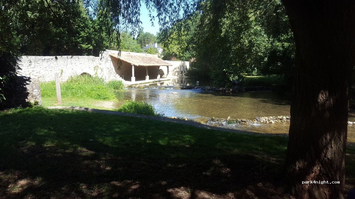 (86190) Quinçay - D30 — foto