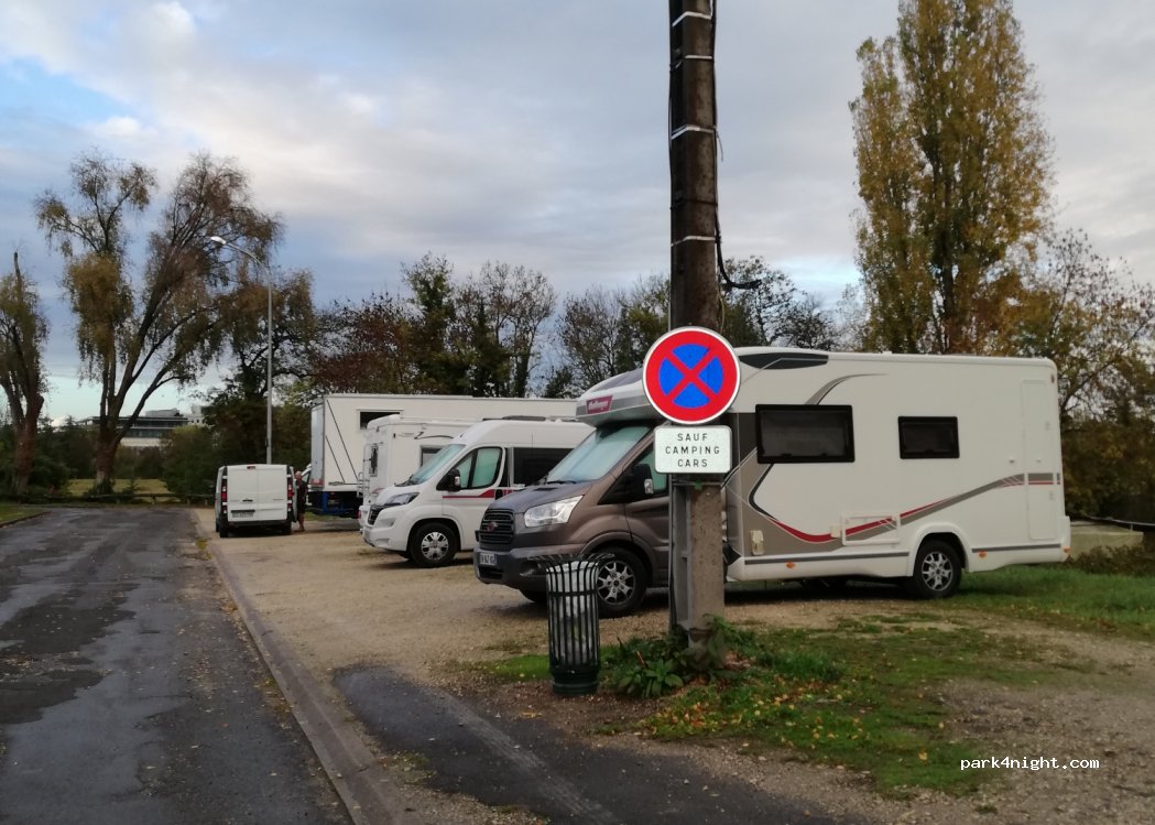 (16000) Angoulême - Rue des Îles — foto