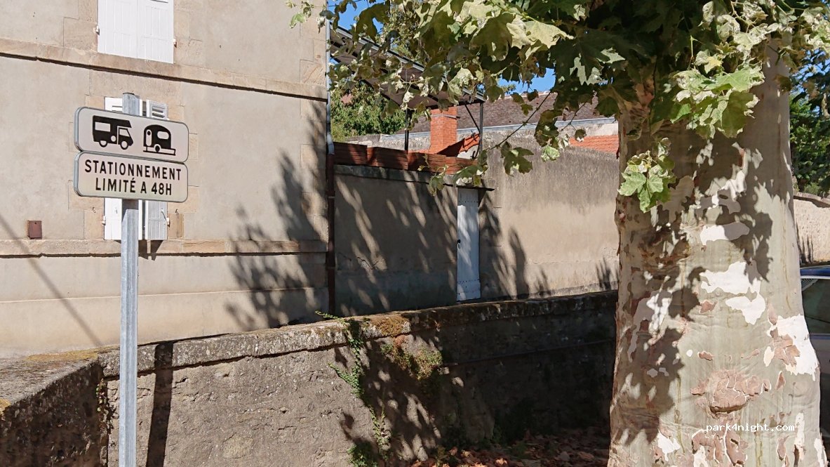 (03210) Souvigny - 7 Rue Maris Delaume — foto 2
