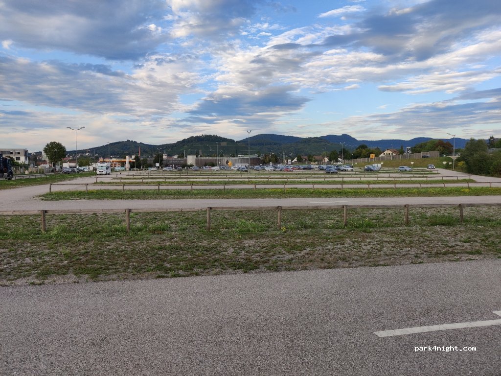 (72555) Metzingen - 8 Maienwaldstraße — foto