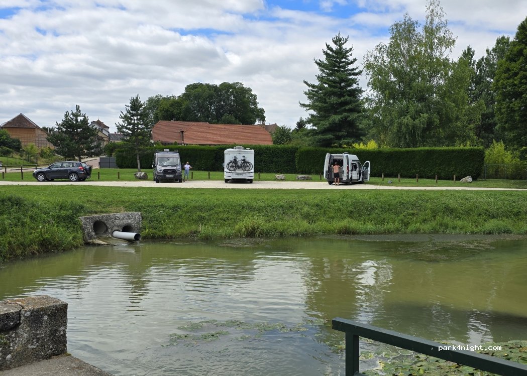 (10270) Lusigny-sur-Barse - Route du Lac — foto 3