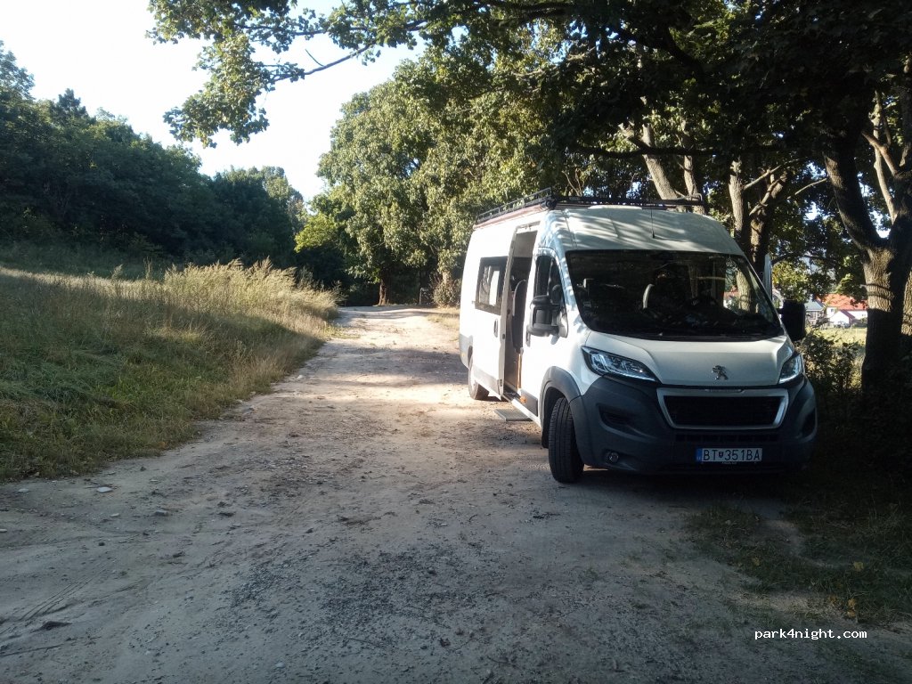 (906 36) Plavecké Podhradie - — foto
