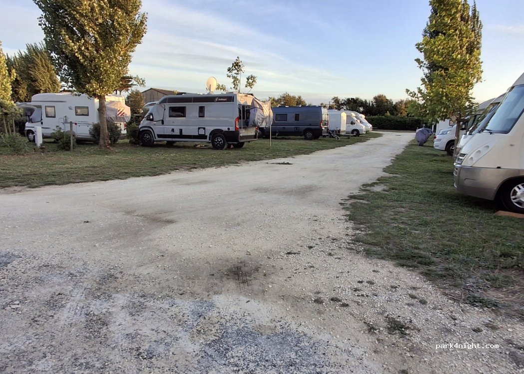 (17650) Saint-Denis-d'Oléron - 374 Route des Huttes — foto
