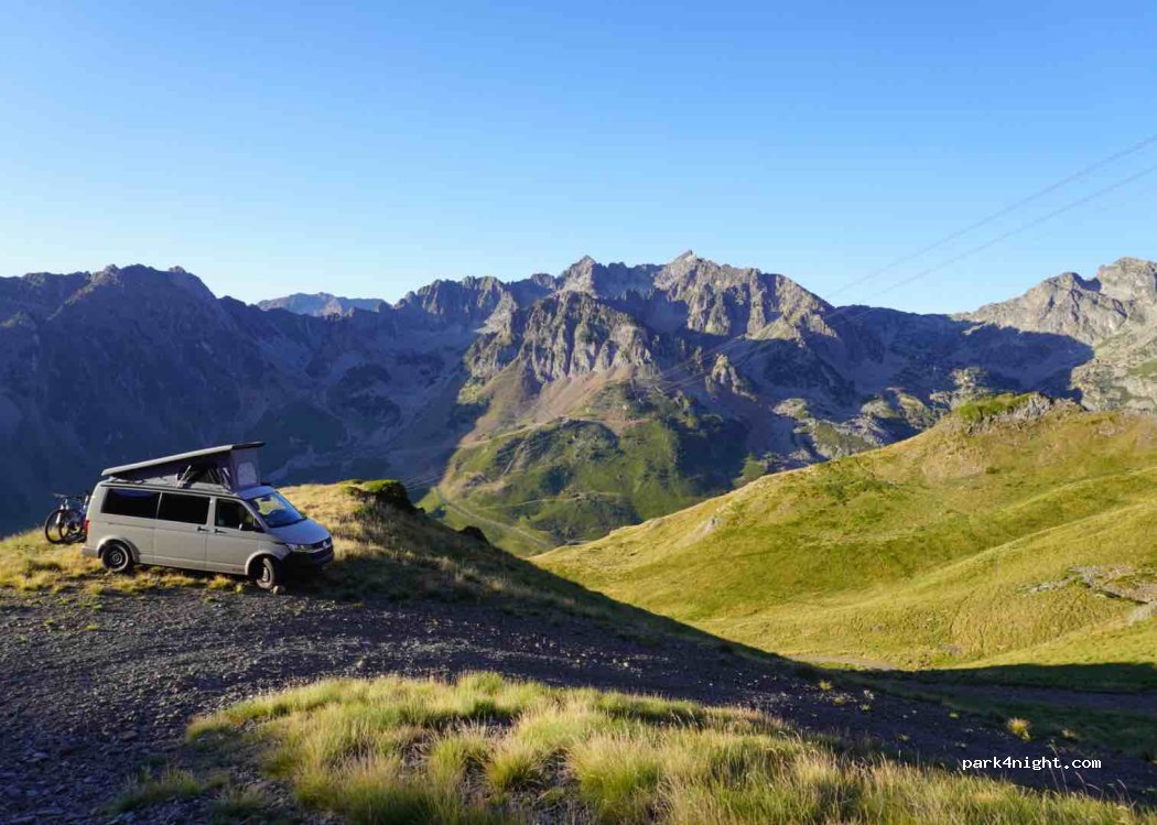 (65200) Bagnères-de-Bigorre - Unnamed Road — foto 3