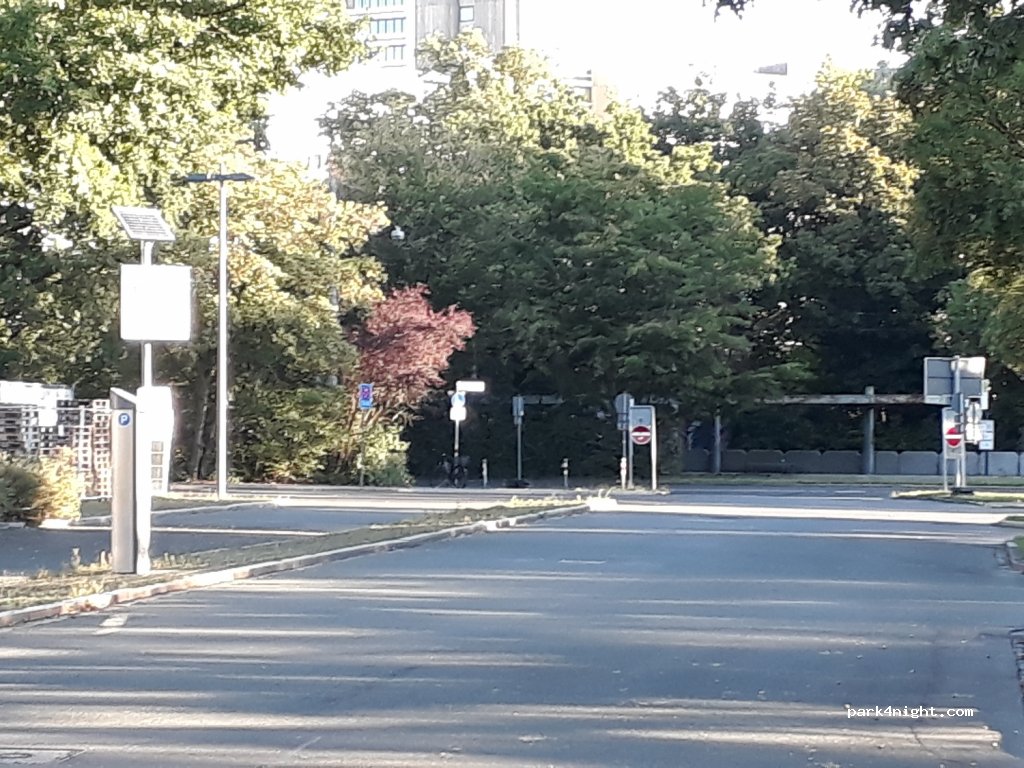 (90478) Nürnberg - 4 Schultheißallee — foto