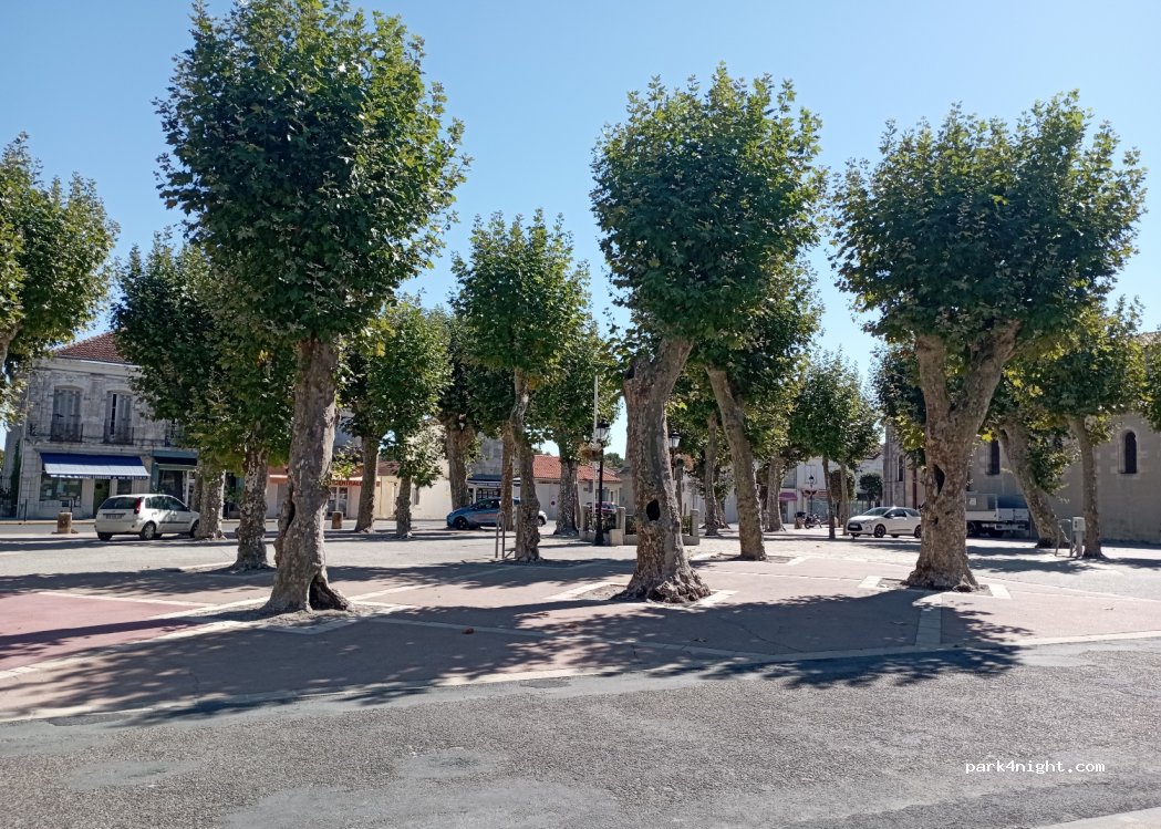 (33590) Saint-Vivien-de-Médoc - 1 Place de la Brigade Carnot — foto