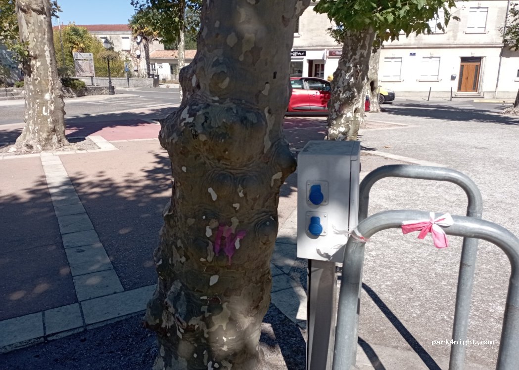 (33590) Saint-Vivien-de-Médoc - 1 Place de la Brigade Carnot — foto 4
