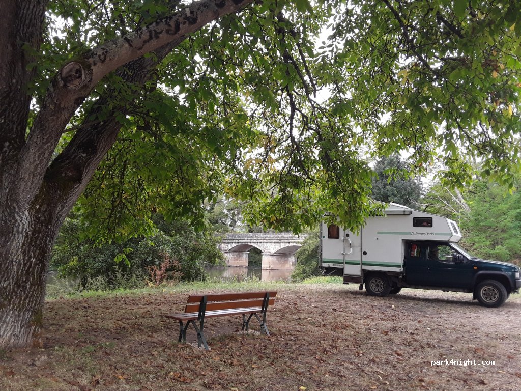 (58530) Brèves - 2 Rue Alain Colas — foto