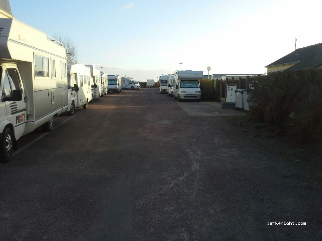 (50550) Saint-Vaast-la-Hougue - 12-14 Rue de la Gallouette — foto 2