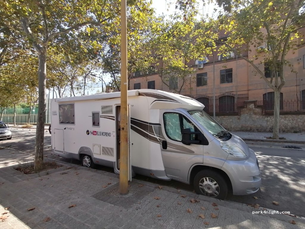 (08005) Barcelona - 100 Carrer del Doctor Trueta — foto