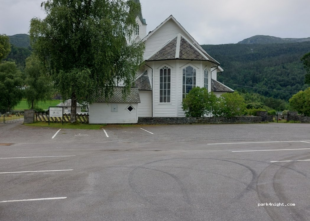 (5630)  - 250 Strandebarmsvegen — foto