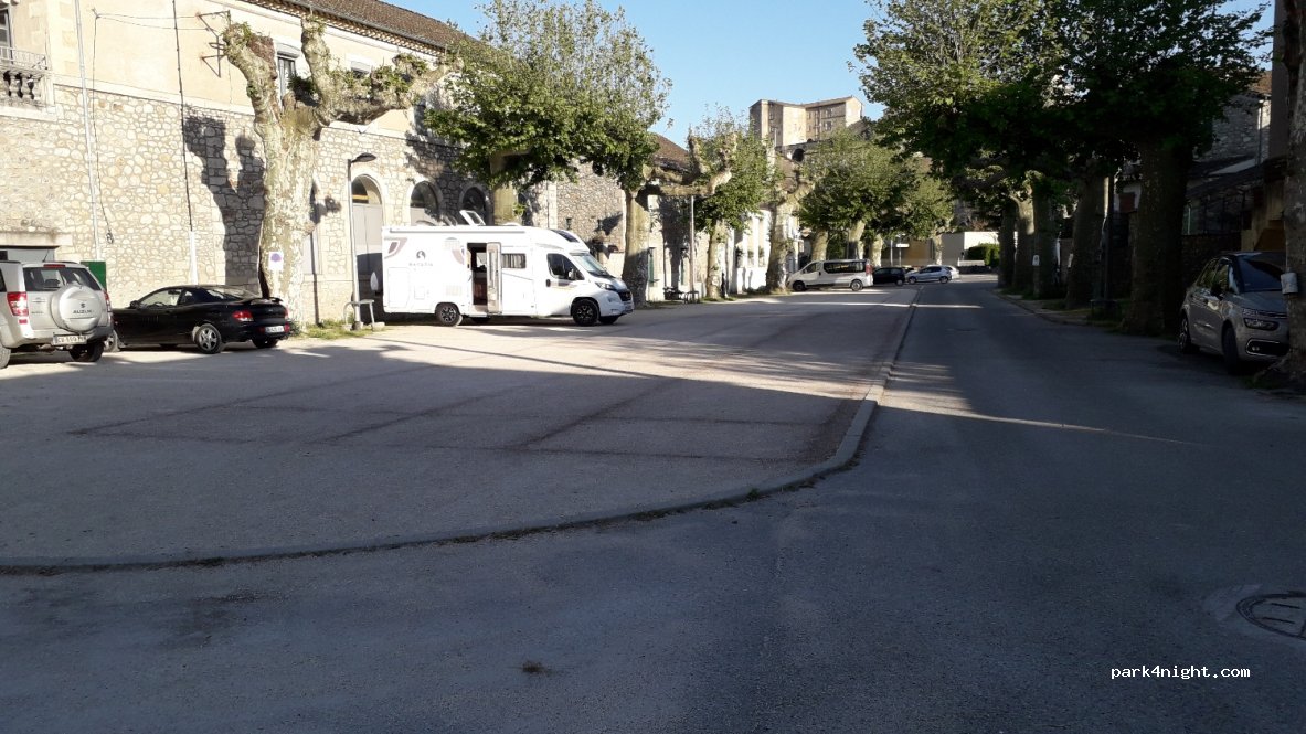 (07260) Joyeuse - 2 Rue de la Calade — foto 2