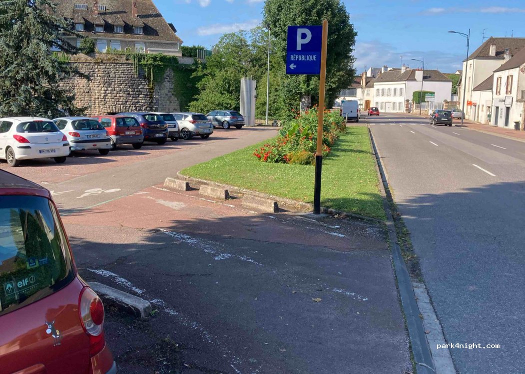 (21200) Beaune - 17 Avenue de la République — foto