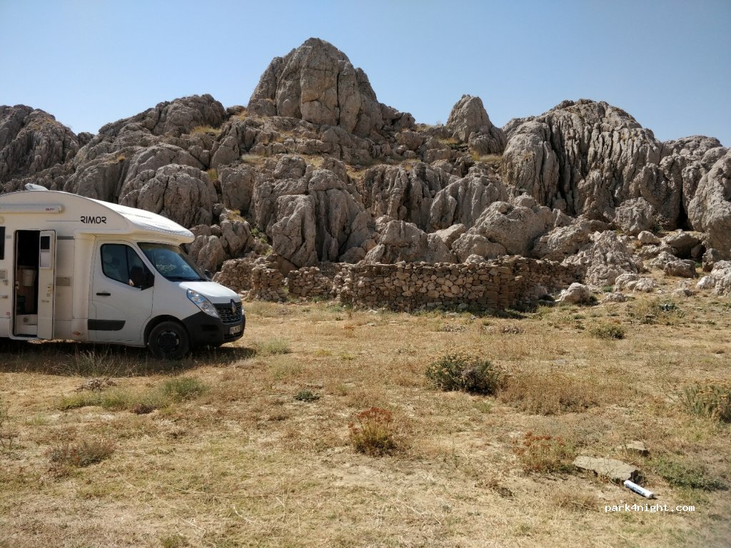 (02400) Karadut - Unnamed Road — foto