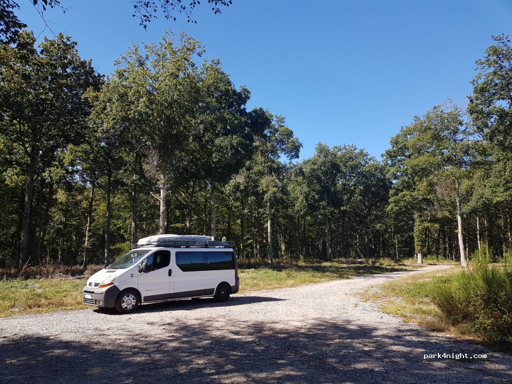 (23170) Nouhant - D917 — foto