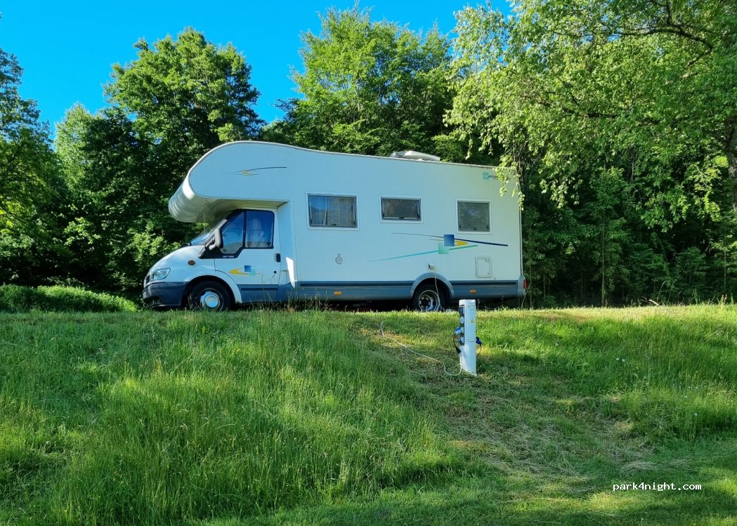 Aire de camping-car Saint-Quirin — foto 2