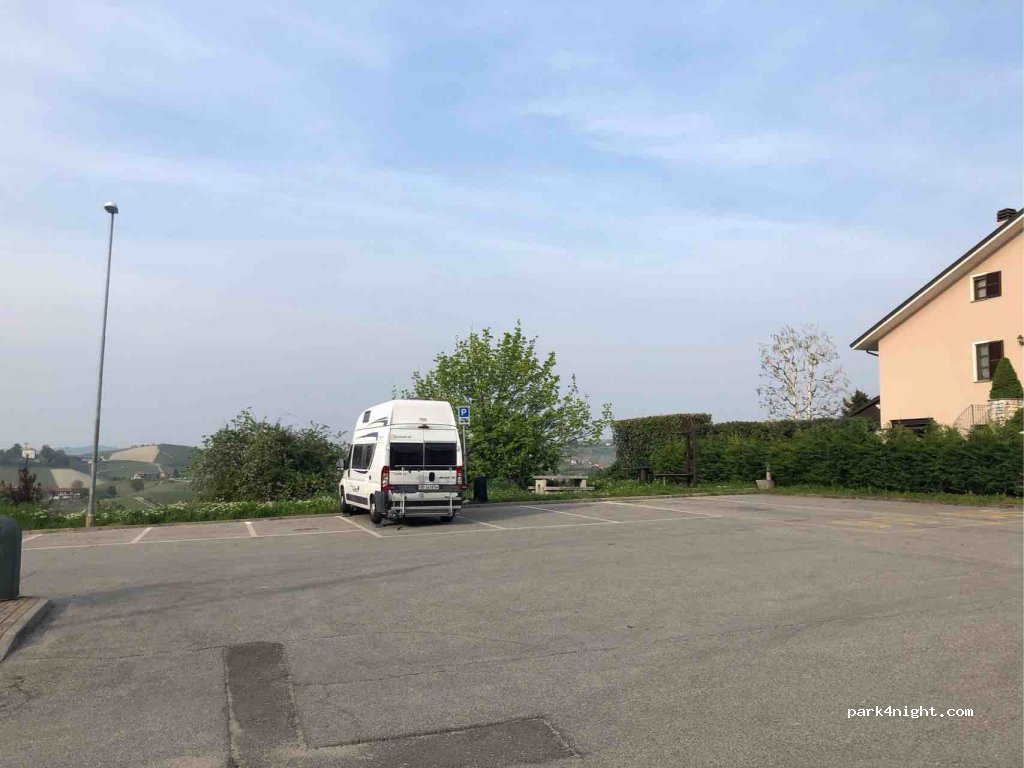 (12060) Grinzane Cavour - 15 Via Bricco — foto