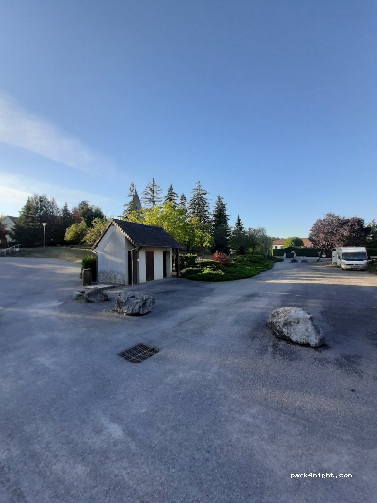 (03500) Bransat - 11 Route de la Carrière — foto 2