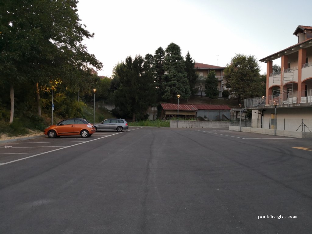 (12065) Monforte d'Alba - 27 Strada Provinciale 9 — foto