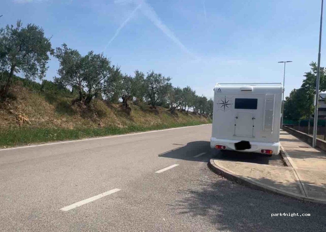(37019) Peschiera del Garda - Via Bertoletta — foto 5