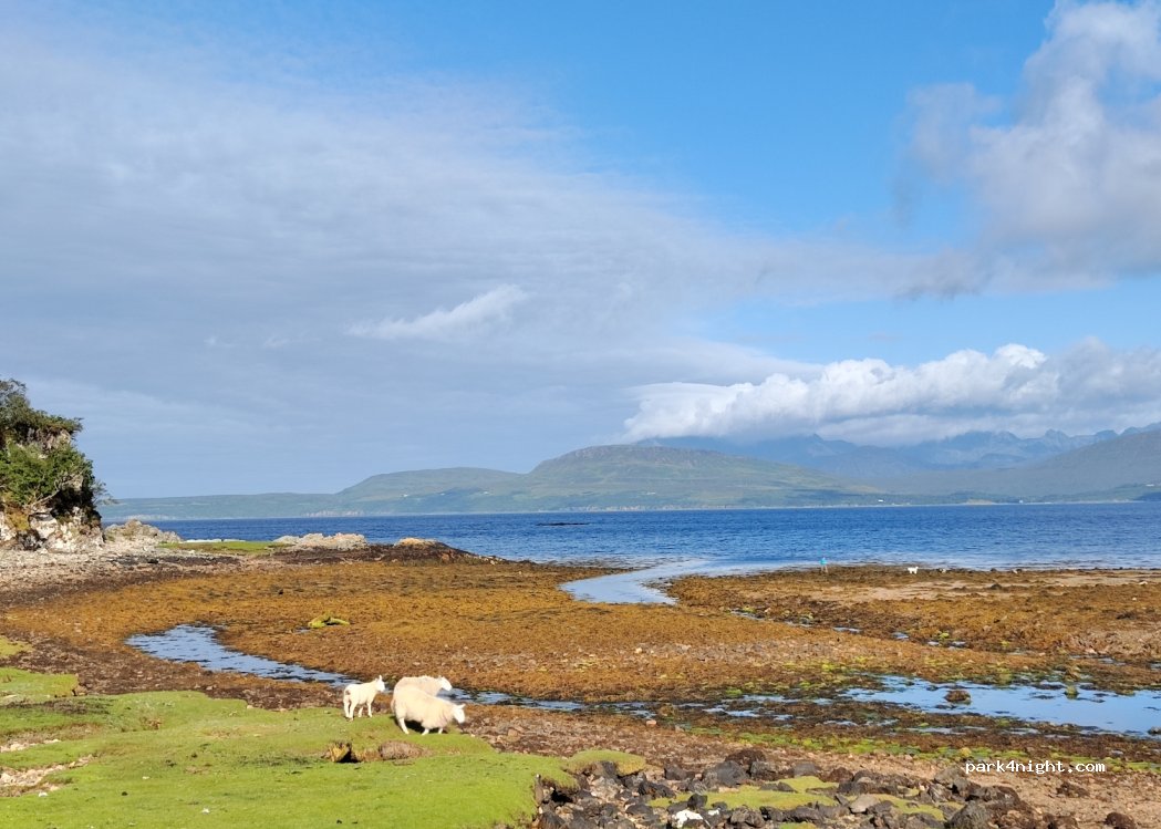 (IV44 8RN) Highland - Unnamed Road — foto 4