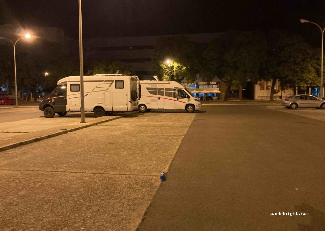 (11407) Jerez de la Frontera - 8 Avenida Duque de Abrantes — foto 4