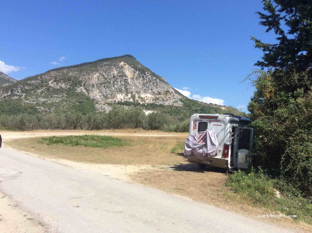 (86070) Castel San Vincenzo - Unnamed Road — foto 2
