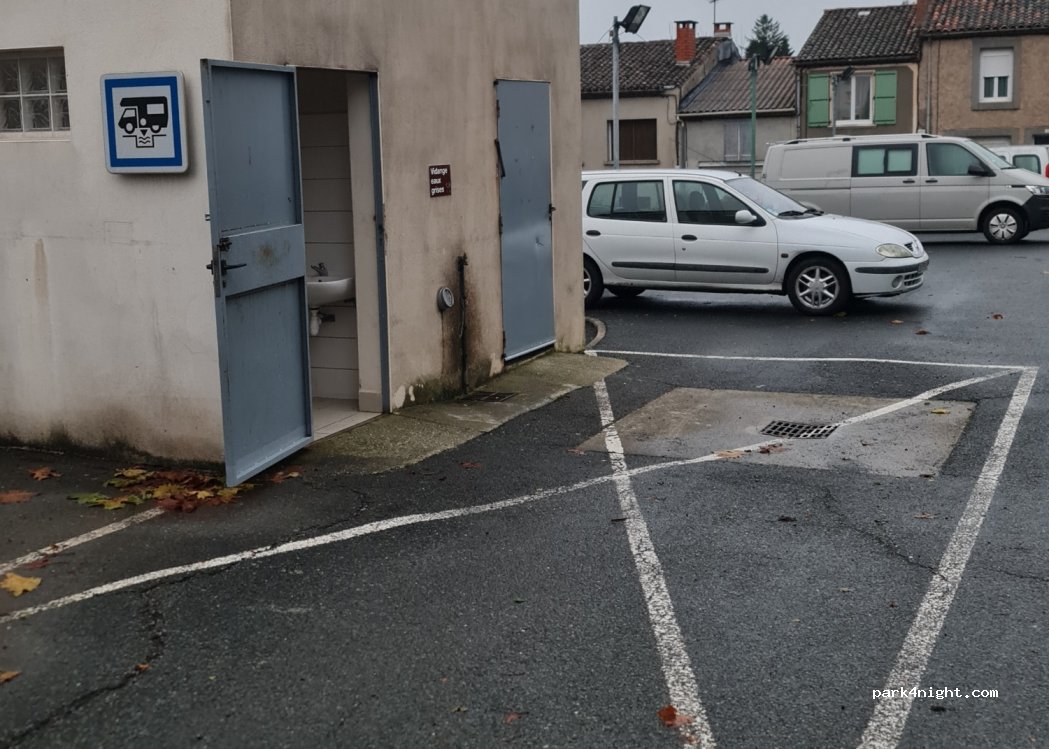 (81360) Montredon-Labessonnié - 5 Place Saint-Jean — foto 5