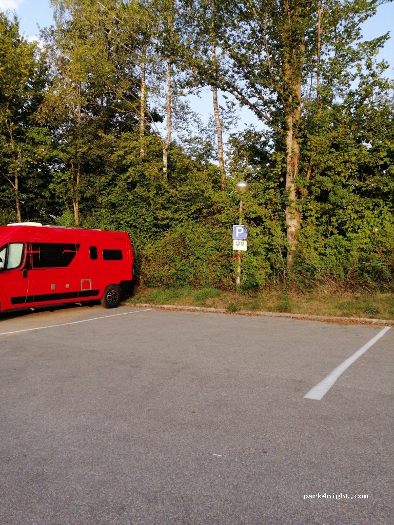 Wohnmobilstellplatz — foto