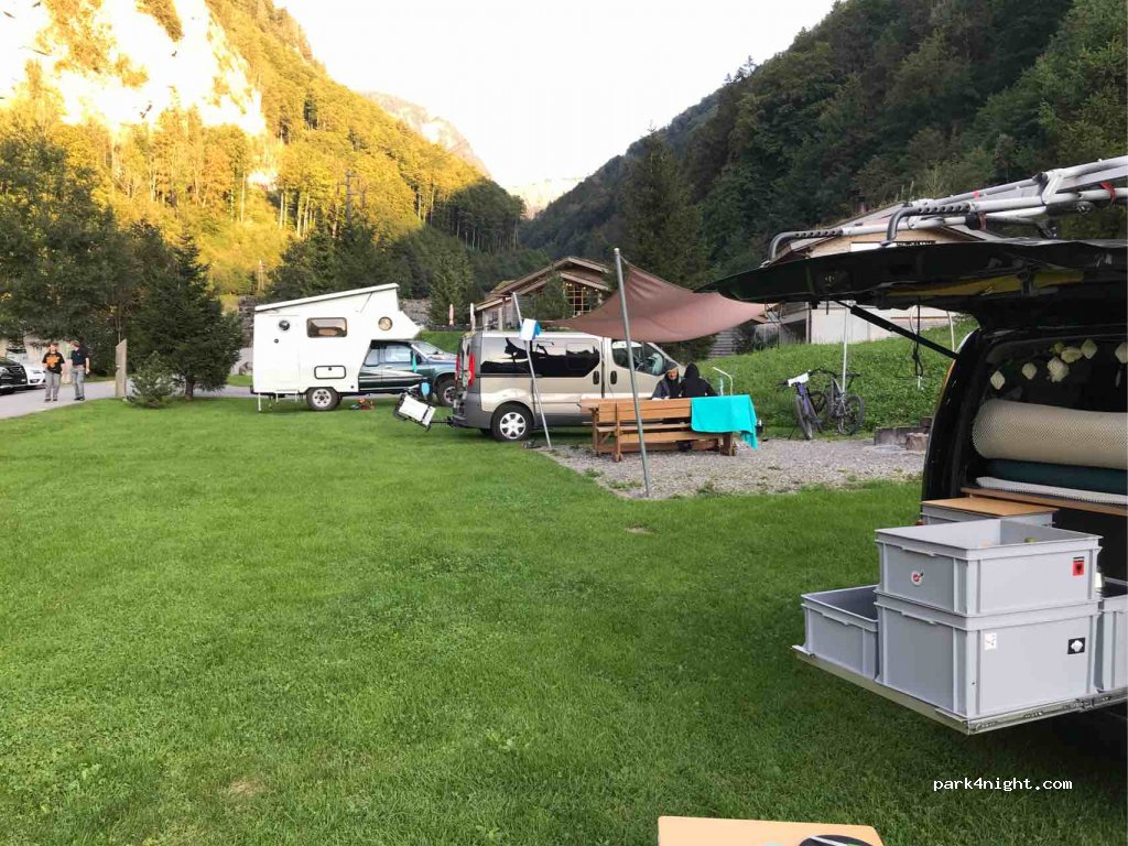 erlebniswelt muotathal GmbH / Hüttenhotel Husky-Lodge — foto 3