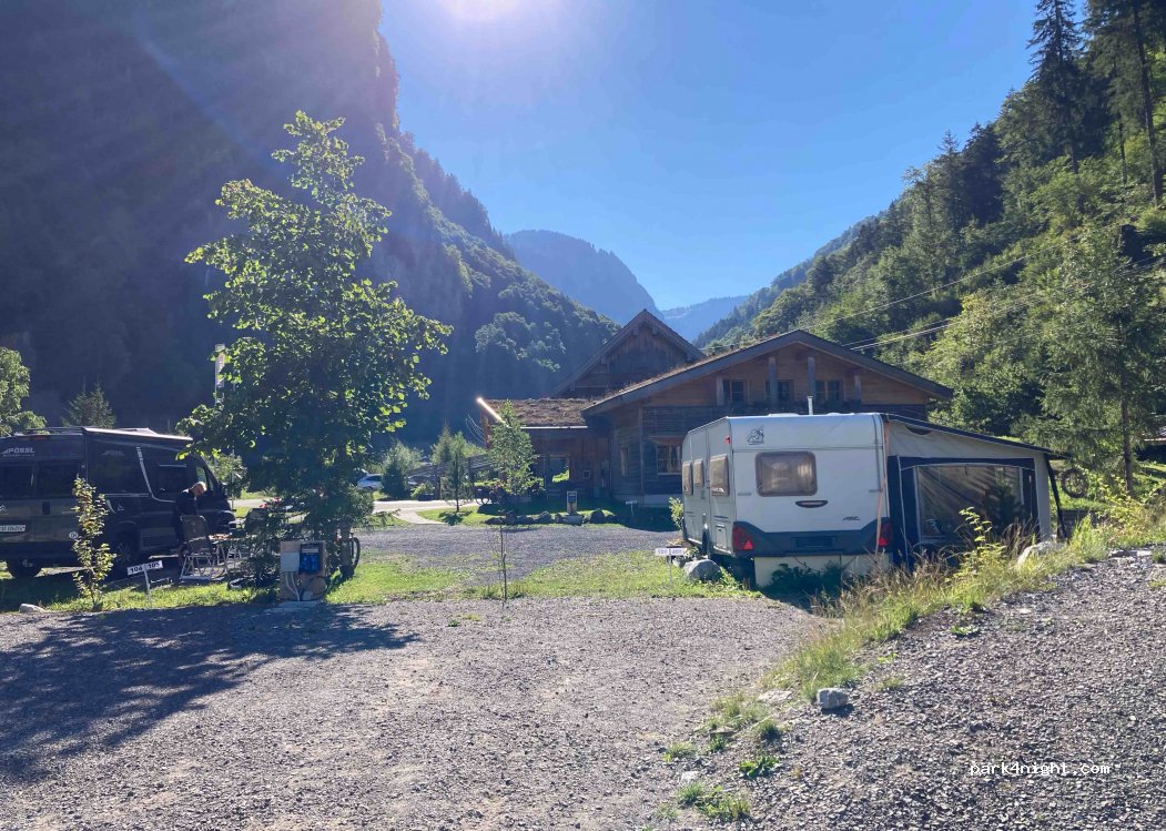 erlebniswelt muotathal GmbH / Hüttenhotel Husky-Lodge — foto 5