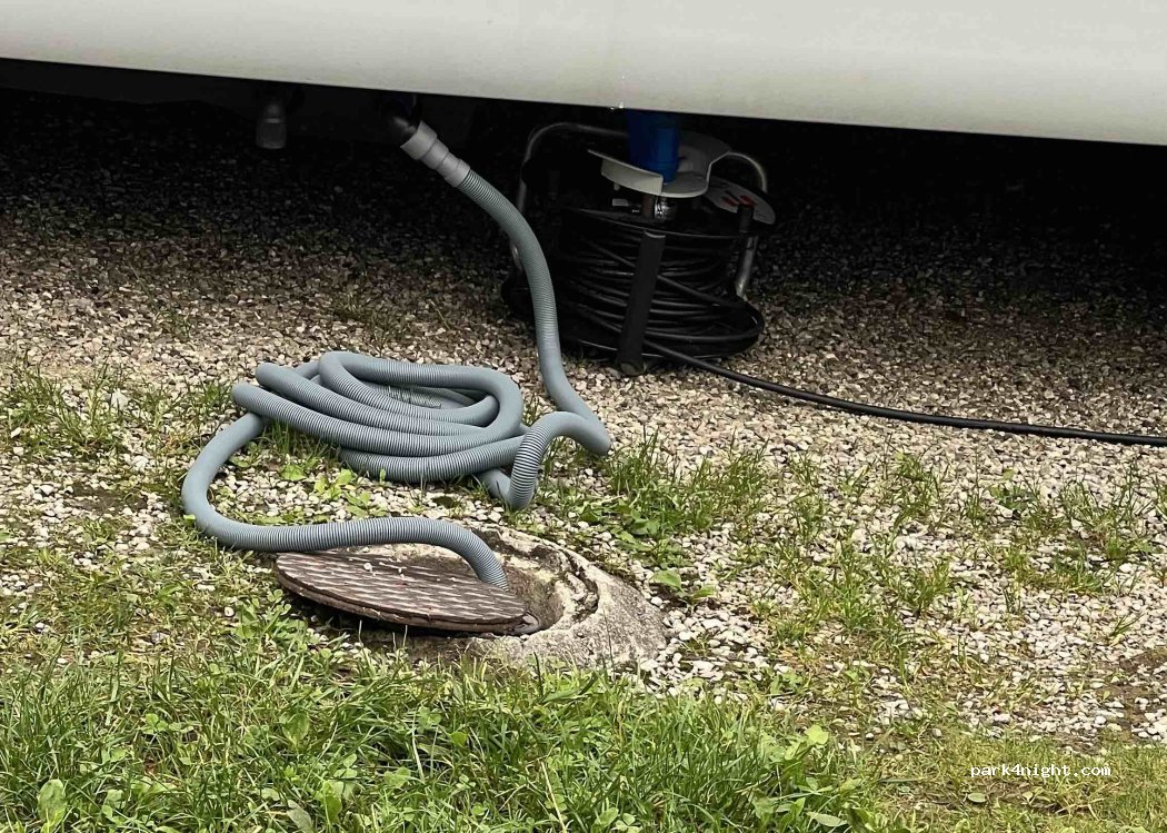 Wohnmobilstellplatz vor dem Campingplatz Tennsee — foto 5