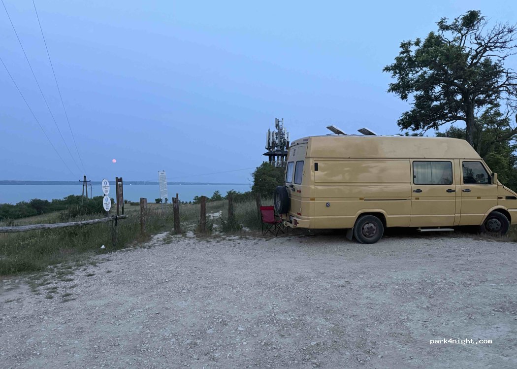 (8174) Balatonkenese - 60 Partalja utca — foto 3