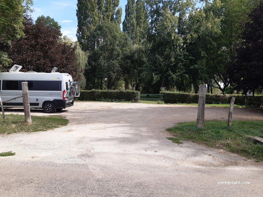 (89420) Montréal - 178 L'Île du Moulin Château — foto