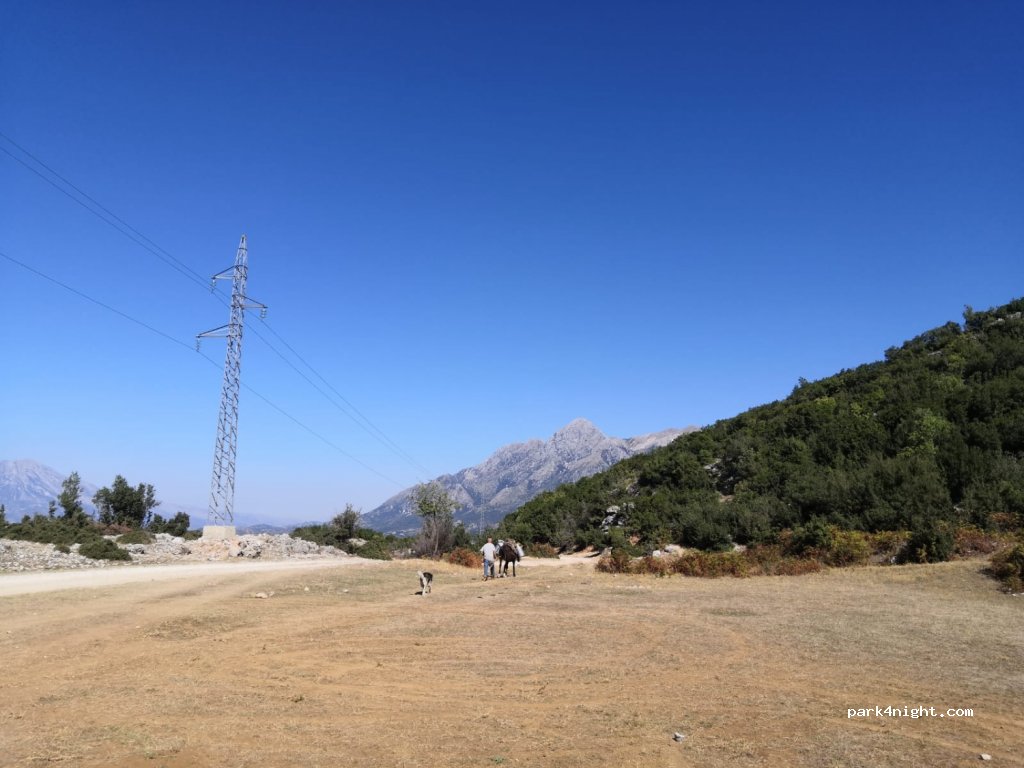 () Kuc - Unnamed Road — foto