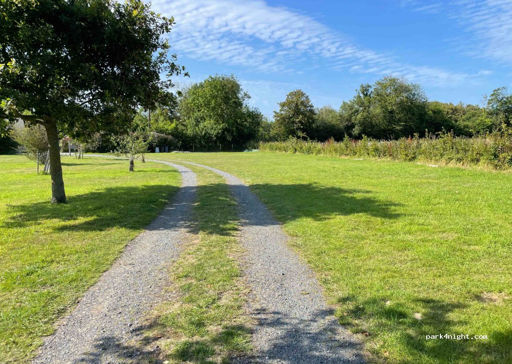 Aire de Camping-Cars de la Ferme du Clos Tessin — foto 3