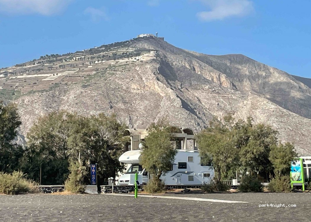 (847 03) Perissa - Unnamed Road — foto 2