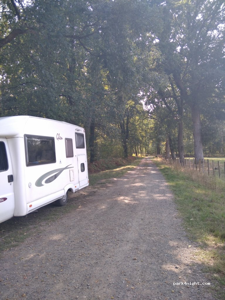 (72220) Saint-Ouen-en-Belin - Unnamed Road — foto 2