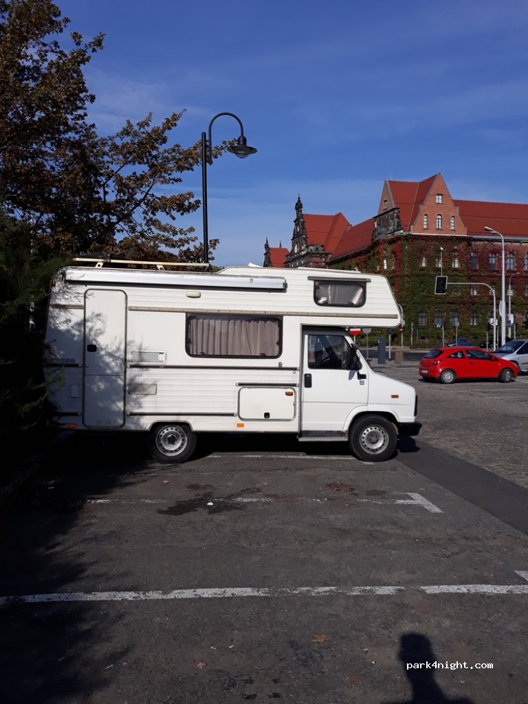 (50-156) Wrocław - 1 plac Powstańców Warszawy — foto
