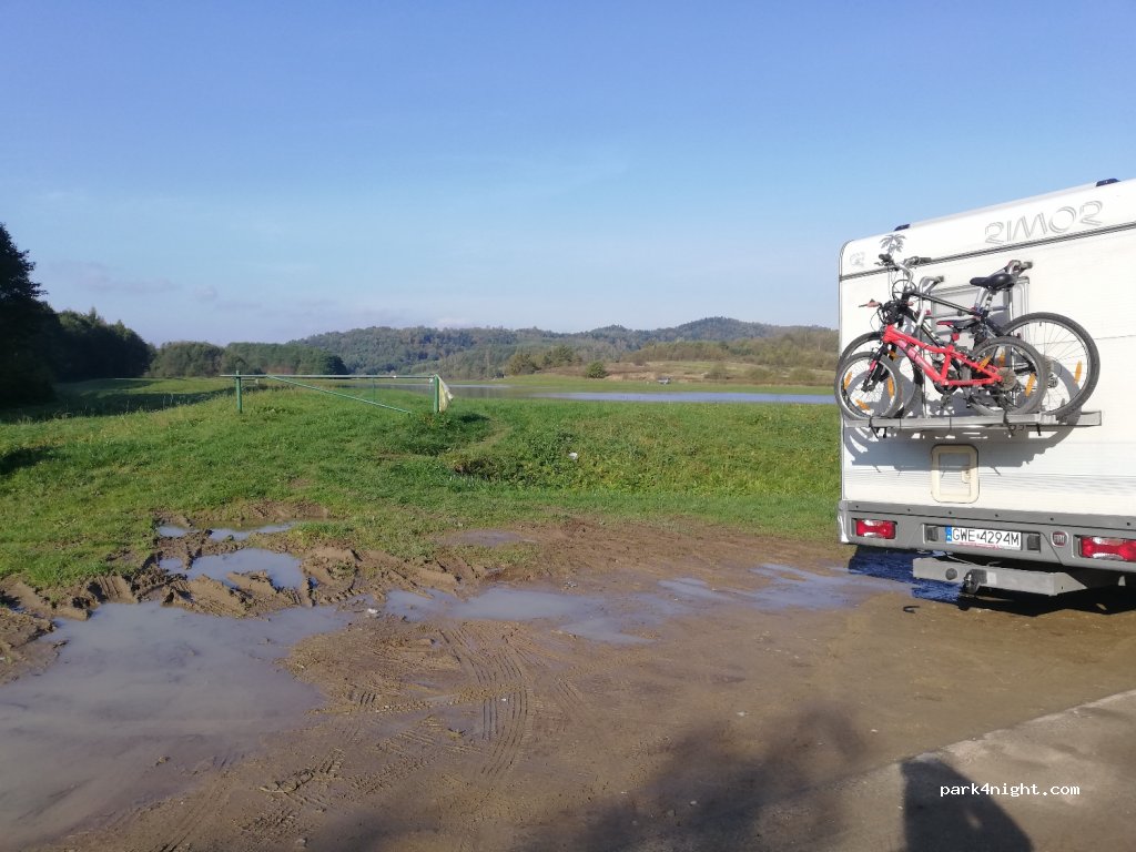 (38) Blizne - Unnamed Road — foto