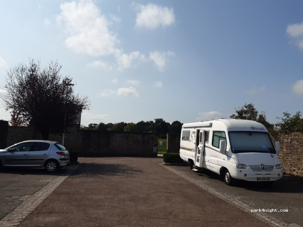 (35370) Le Pertre - 9 Rue d'Argentré — foto