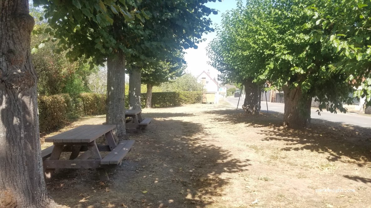 (71140) Saint-Aubin-sur-Loire - 559 Rue du Bord de Loire — foto 2