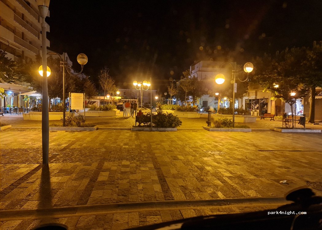 (64026) Roseto degli Abruzzi - 48 Via Giuseppe Garibaldi — foto 2
