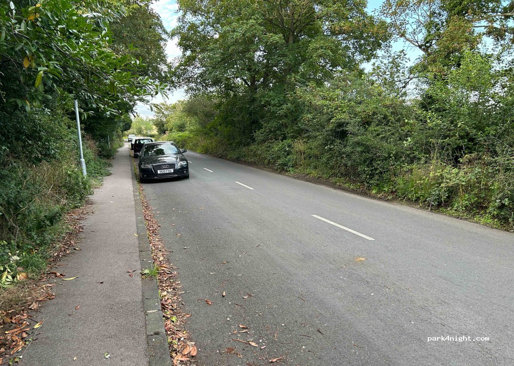 (SL6 0NU) Taplow - Station Road — foto
