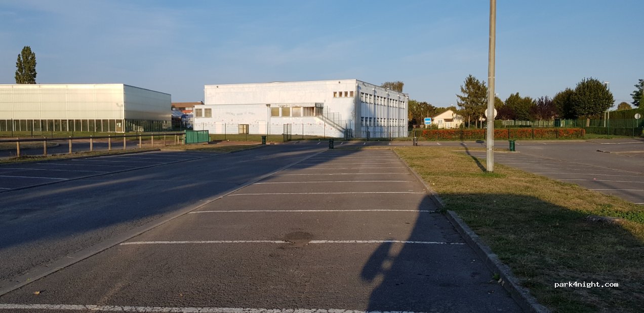 (80500) Montdidier - Rue Pasteur — foto