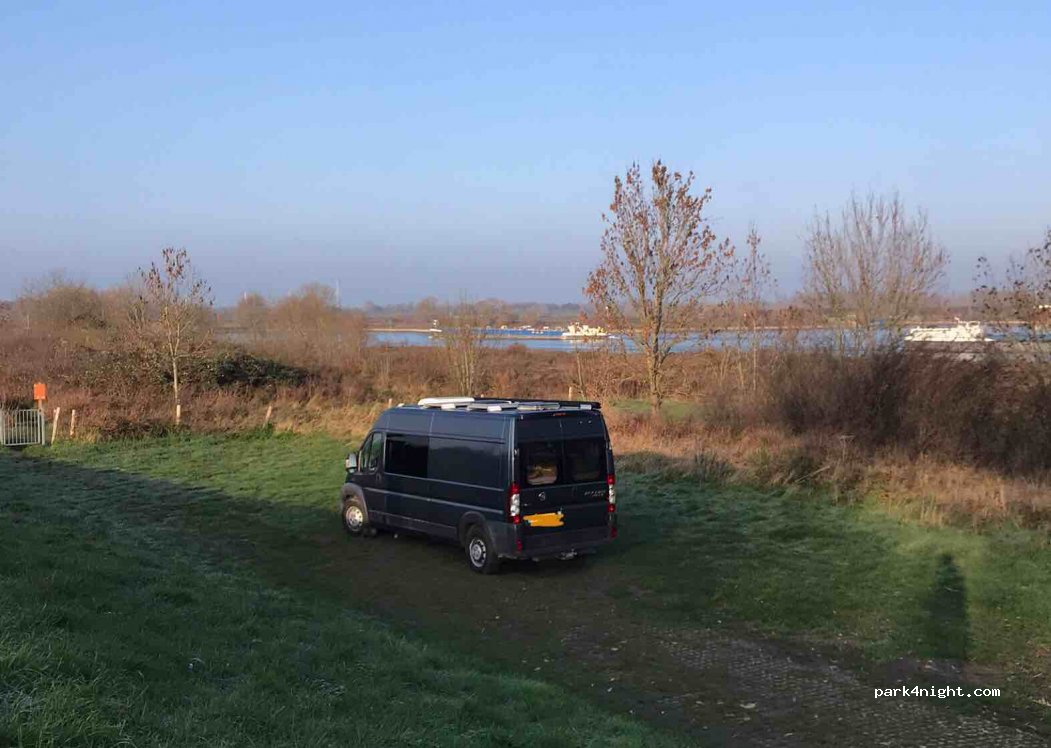 (6576 JG) Ooij - 72 Ooijse Bandijk — foto 3